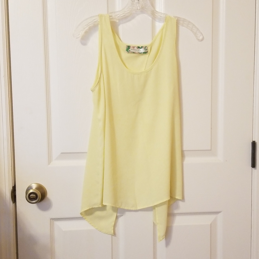 Light yellow sleeveless blouse